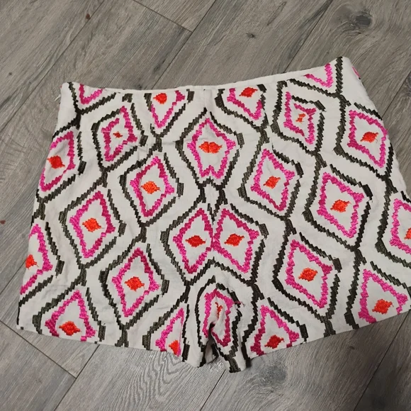 Linen Embroidered Riviera Shorts 12 IKAT Lips 👄 All Over Print - Picture 6 of 12